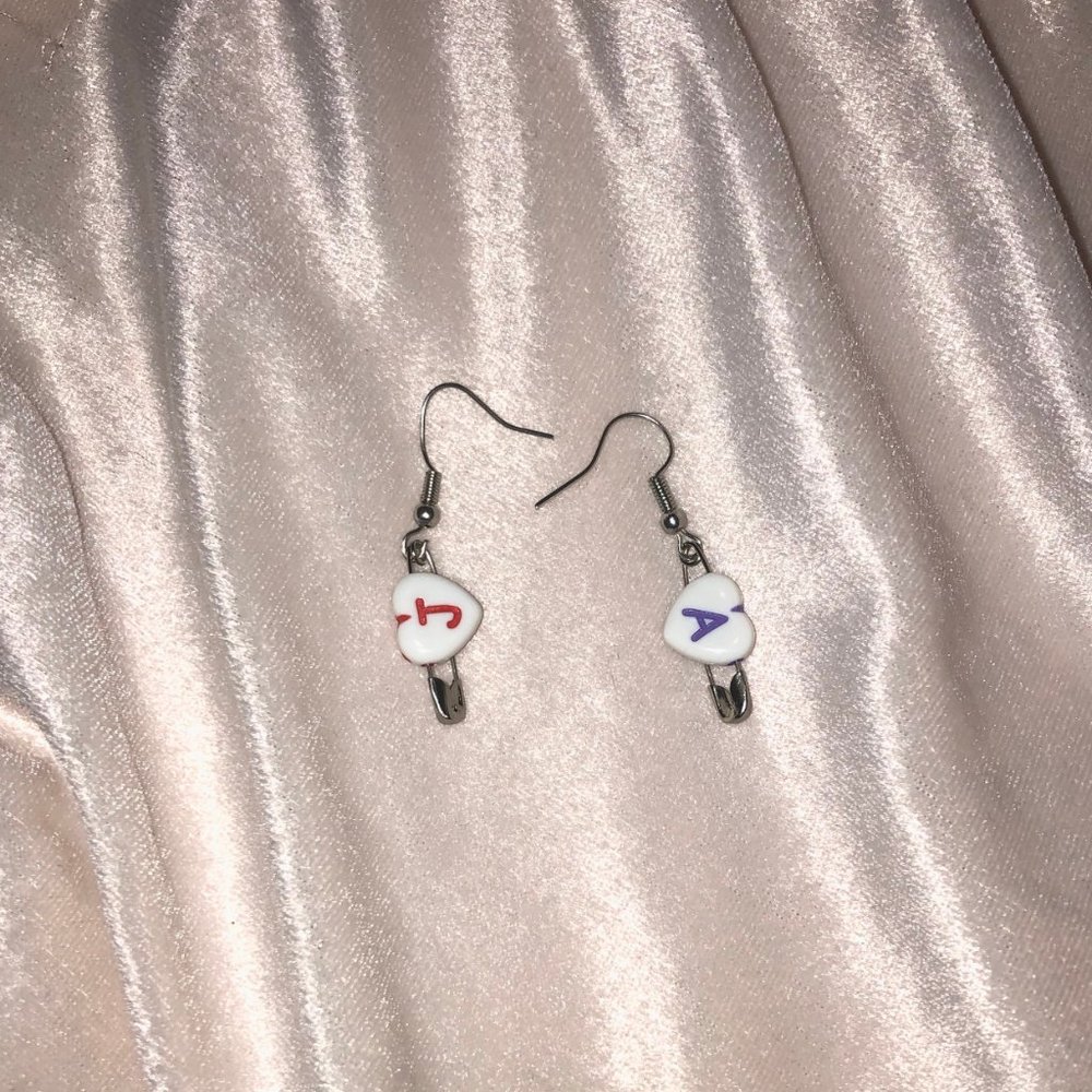 Custom initial earrings - Picture 2 of 2